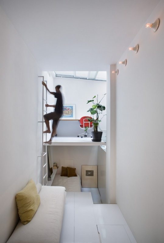 A 21m2 urban shelter by MYCC Spain