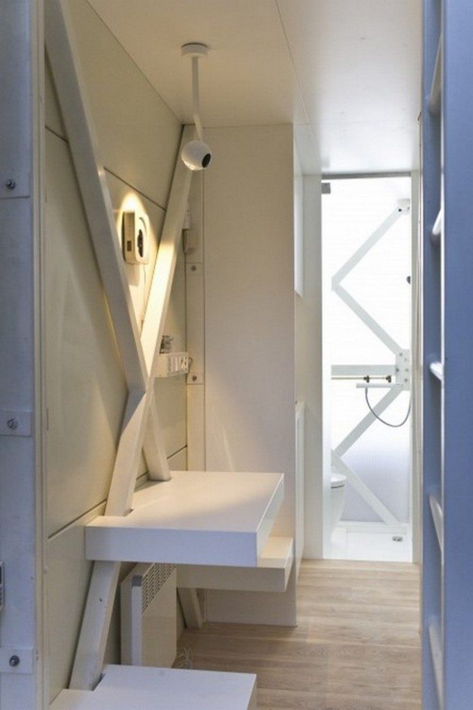 World's Narrowest, Keret House