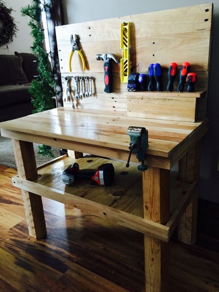 Kids Pallet Workbench