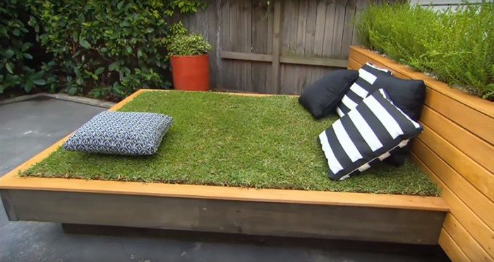 Grass Daybed