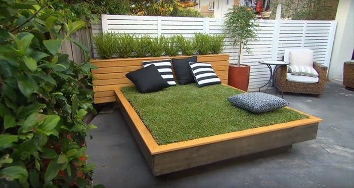 Grass Daybed
