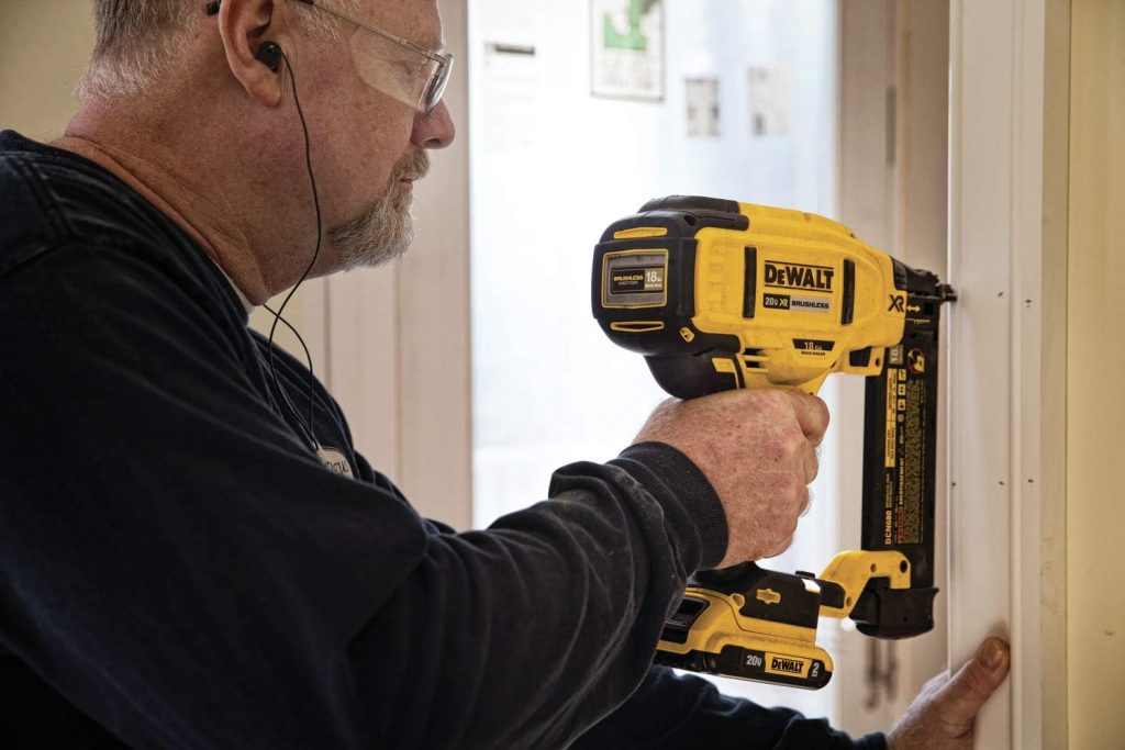 DEWALT DCN680B 20V MAX