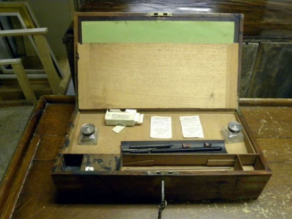 An image of an old writing box for an article about making one.