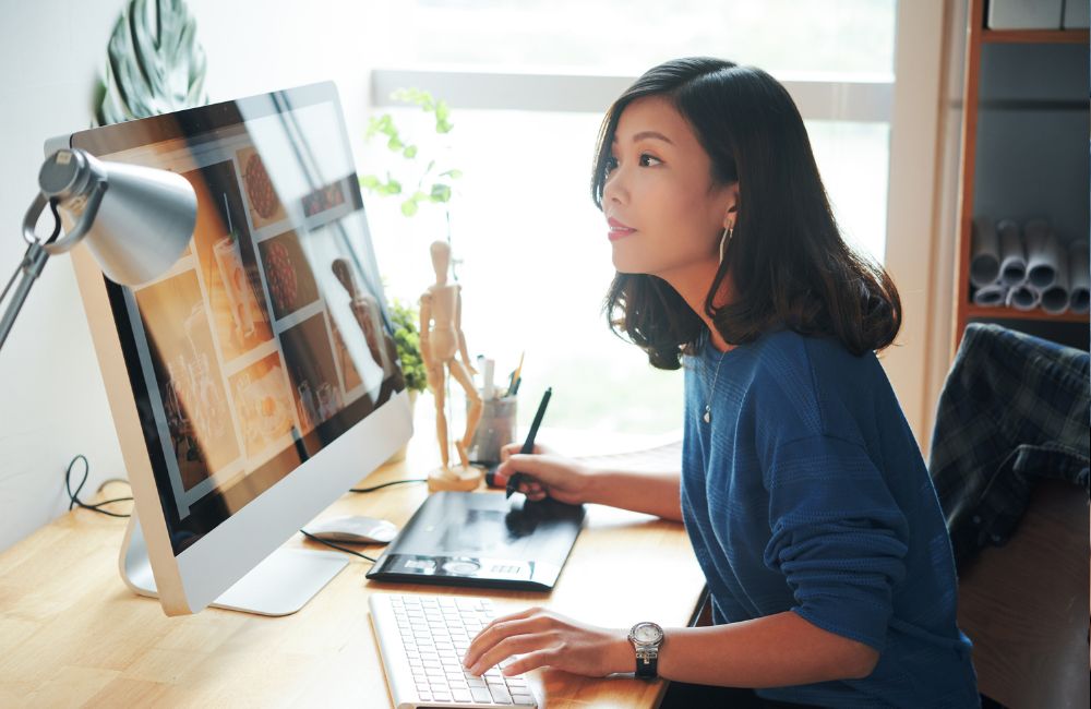 An image of a person using Google Drawings.