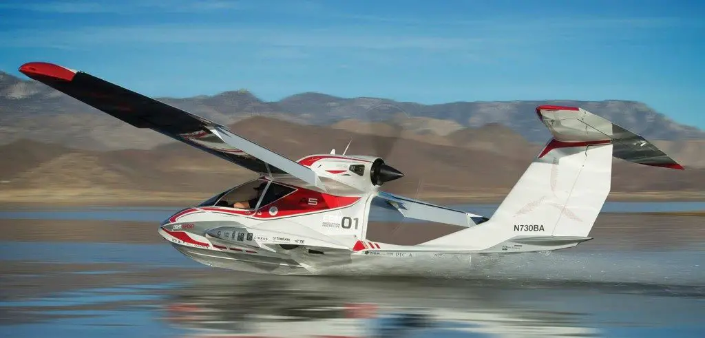 The first Icon A5 has been delivered!
