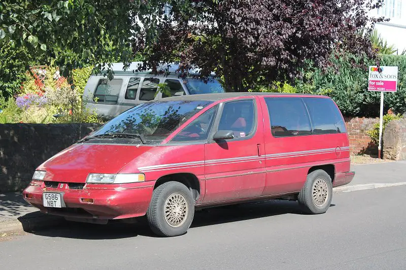 The Lumina APV was supposed to be a stylish alternative to the Dodge Caravan. But the car’s long, sloping windshield didn’t suit the car’s overall design at all. 