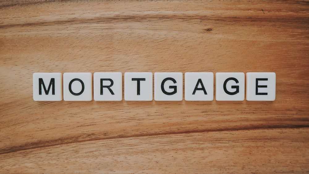 Within this blog post, we shall delve into six valuable recommendations aimed at assisting you in maneuvering through the intricate landscape of mortgage deals.