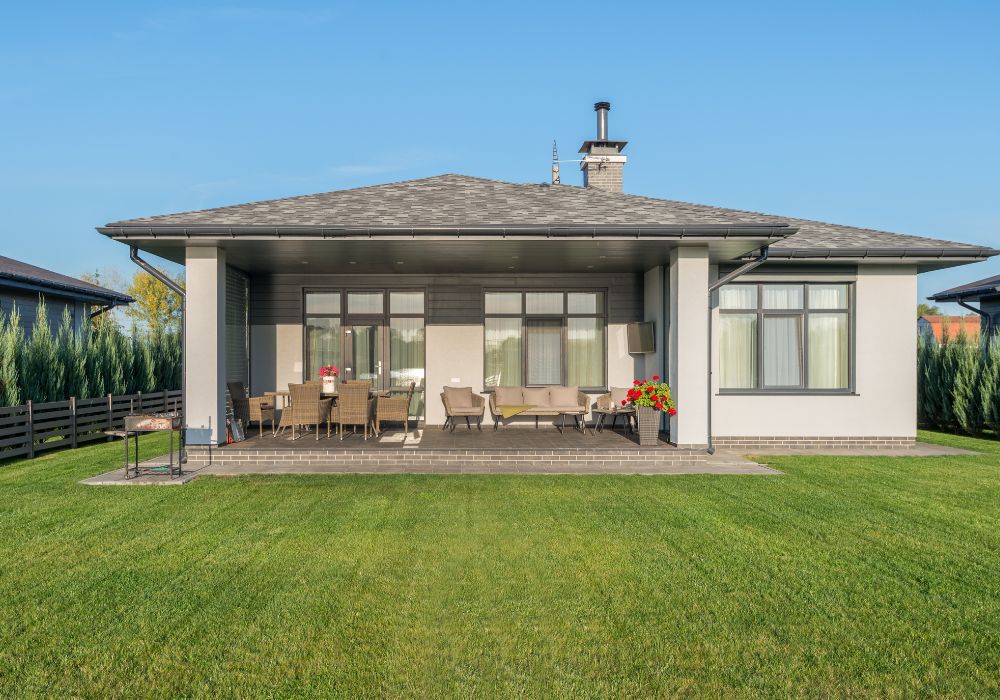 An image of a backyard guest house.