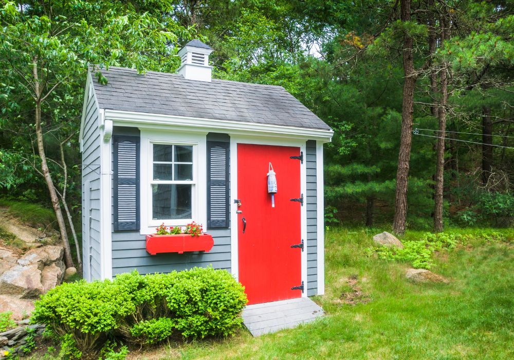 An image of a backyard guest house.