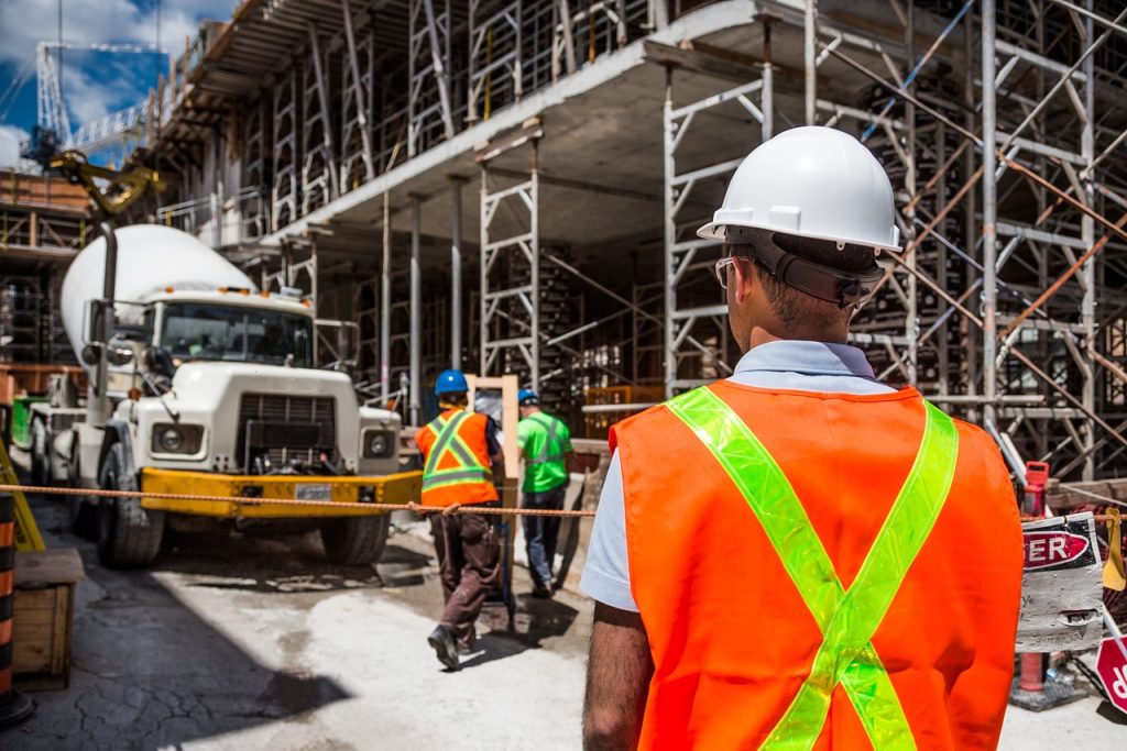 Monitor construction costs in rea