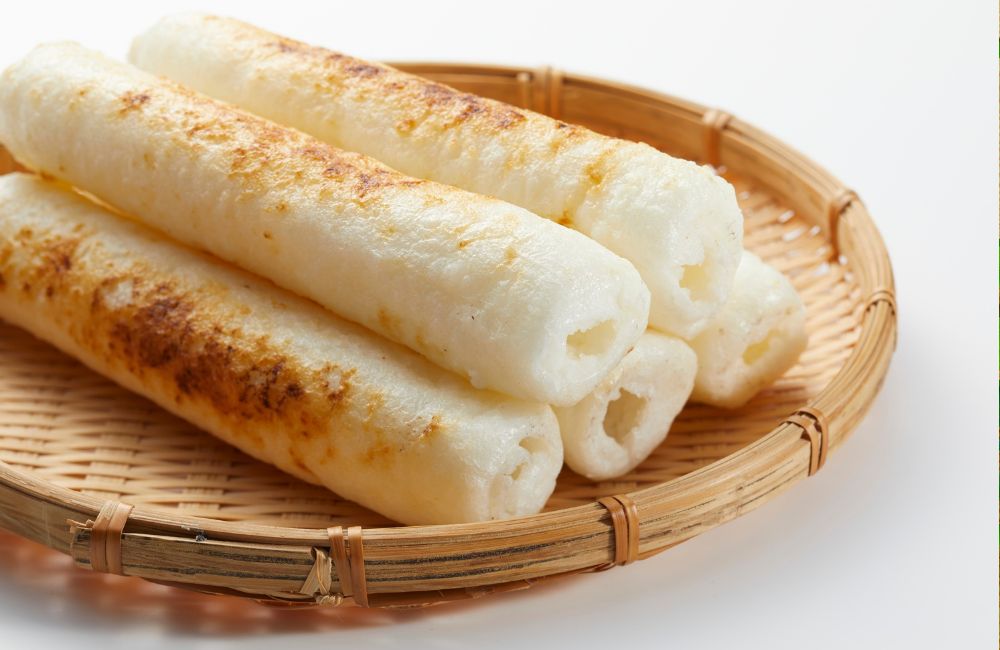 An image of a crunchy Japanese snack.
